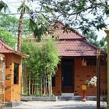 Hotel Cendrawasih Jembel Esterno foto