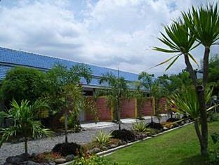 Hotel Cendrawasih Jembel Esterno foto